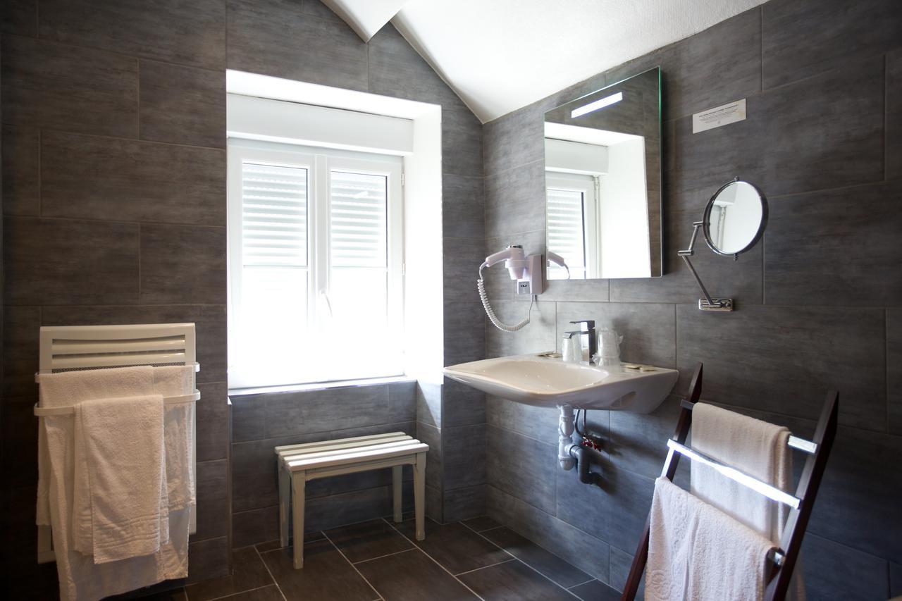 Logis Hotel Le Petit Breuil La Courtine Esterno foto